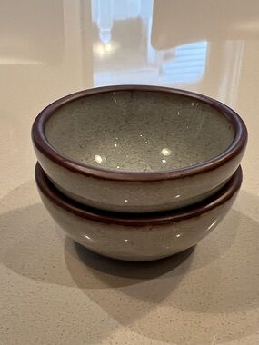EAST FORK set of bitty bowls in Quartz glaze.